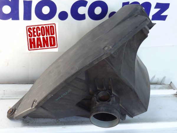 CAIXA DO FILTRO DE AR BMW 323i 325i 330i N52 E90  / AIR FILTER HOUSING BMW E90 323i 325i 330i